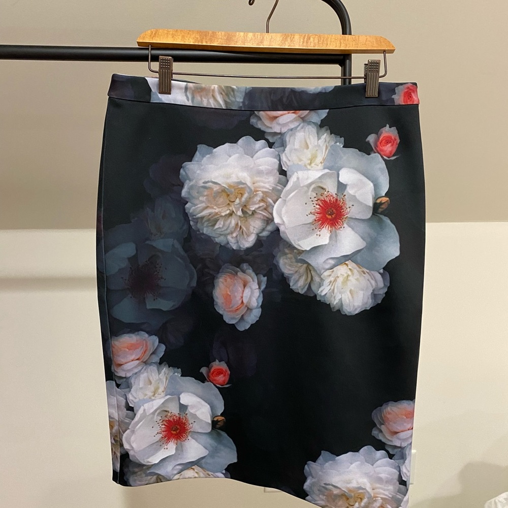Ted Baker stretch floral skirt size 4